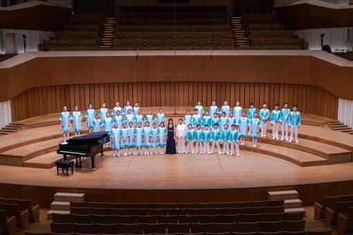 Carried Through Generations: The Hakka Sling of Love