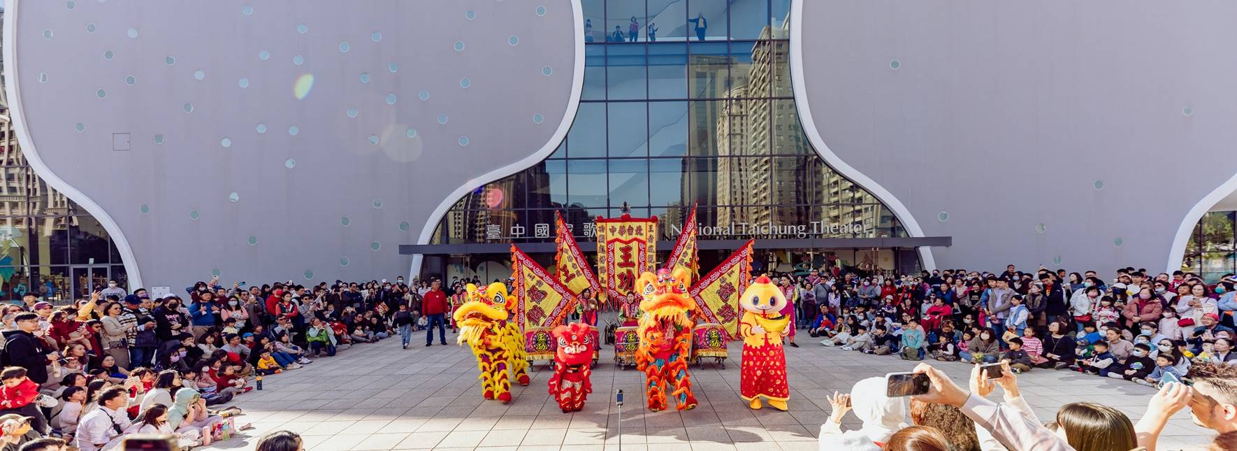 《王功兩廣國術龍獅戰鼓團》 戰鼓舞獅 | 馬力全開