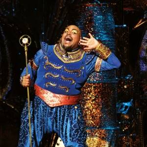 特雷弗・迪昂・尼古拉斯 Trevor Dion Nicholas