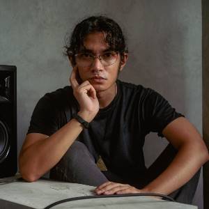 傑特．伊拉岡JETT ILAGAN