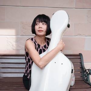 李百佳